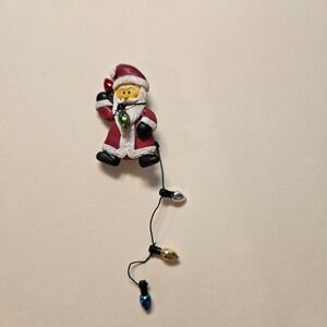 Vintage Santa Claus Christmas Brooch With Dangling Light Bulb Garland Pin